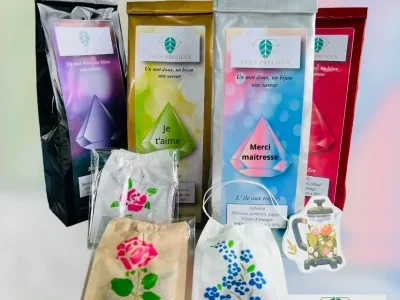 4 sachets de thé 100g personnalisés avec des messages tel que je t’aime ou merci maitresse